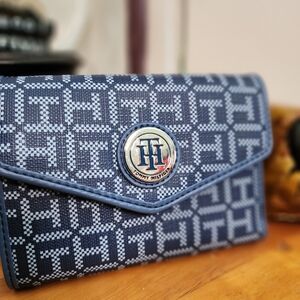 Like New Without Tag! Tommy Hilfiger Navy Blue Wallet